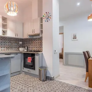 Apartment Goldcentral Dob Hungary